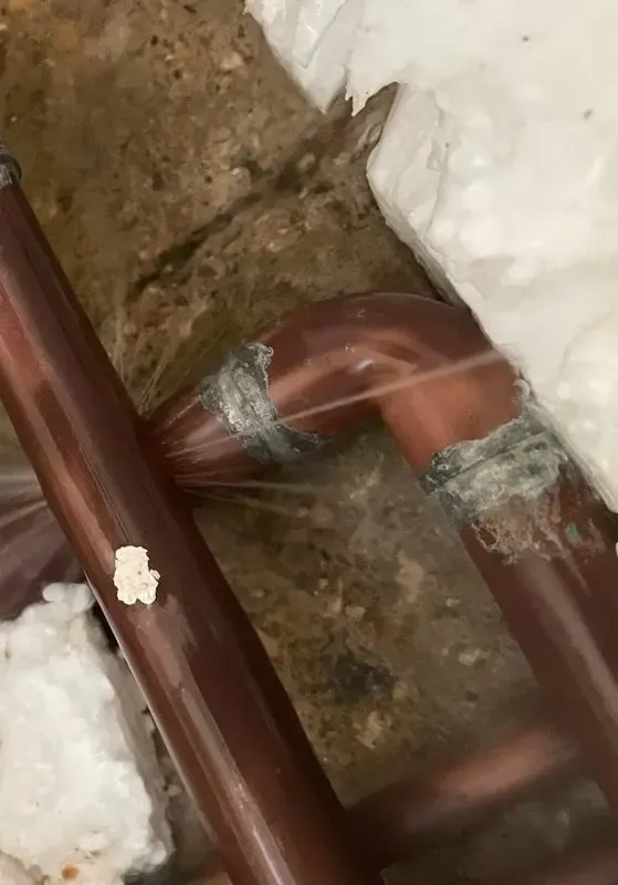 HOT & COLD WATER PIPES