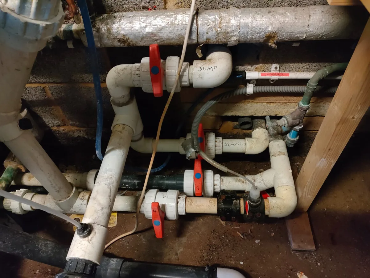 Swimming Pool Leak Detection in Bracknell