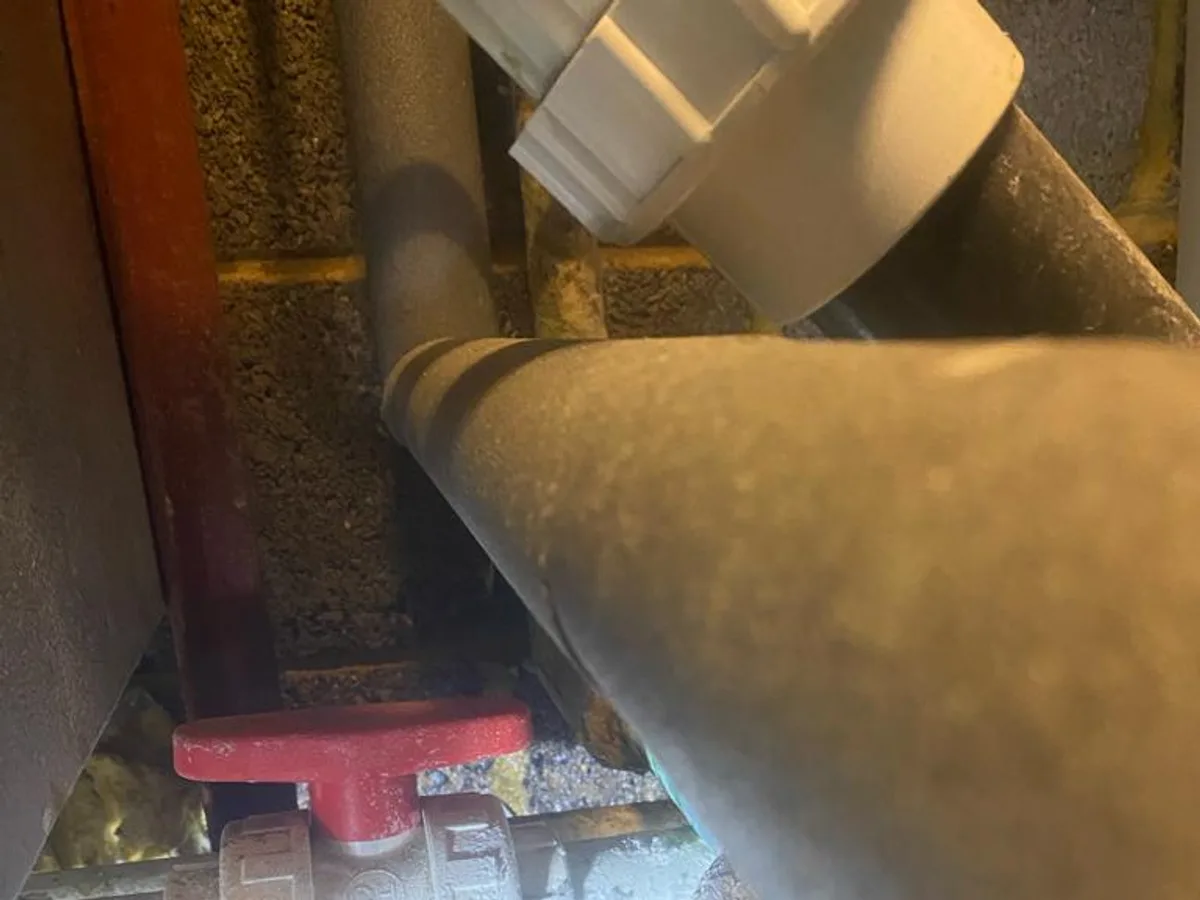 Swimming Pool Leak Detection in Bracknell