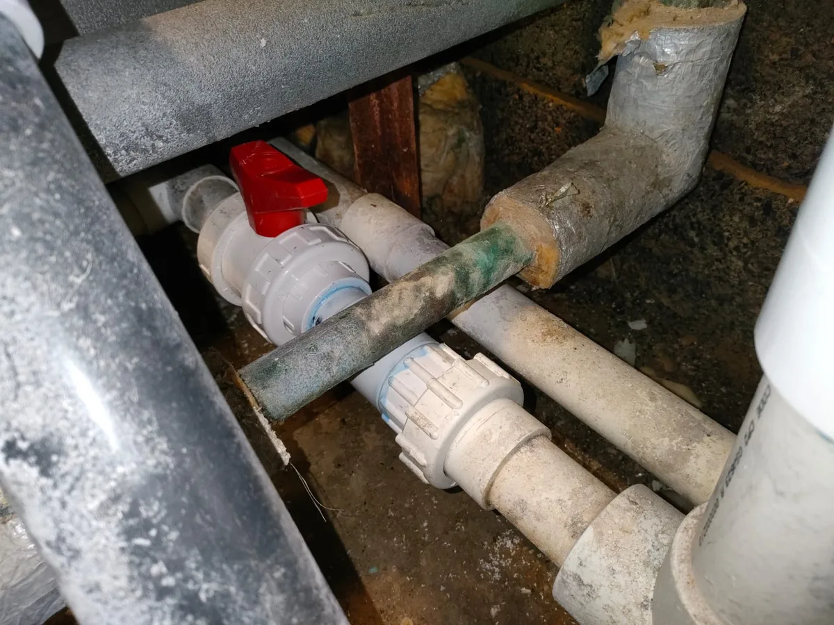 Swimming Pool Leak Detection in Bracknell
