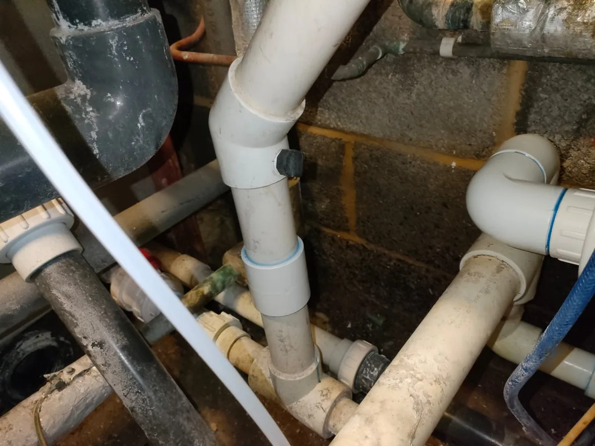 Swimming Pool Leak Detection in Bracknell