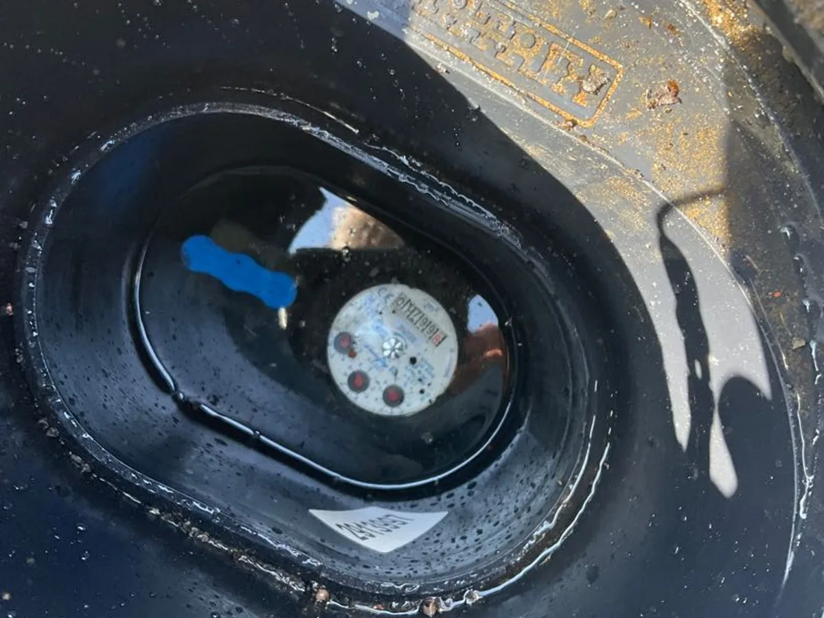 water meter dial spinning to confirm active leak during leak detection
